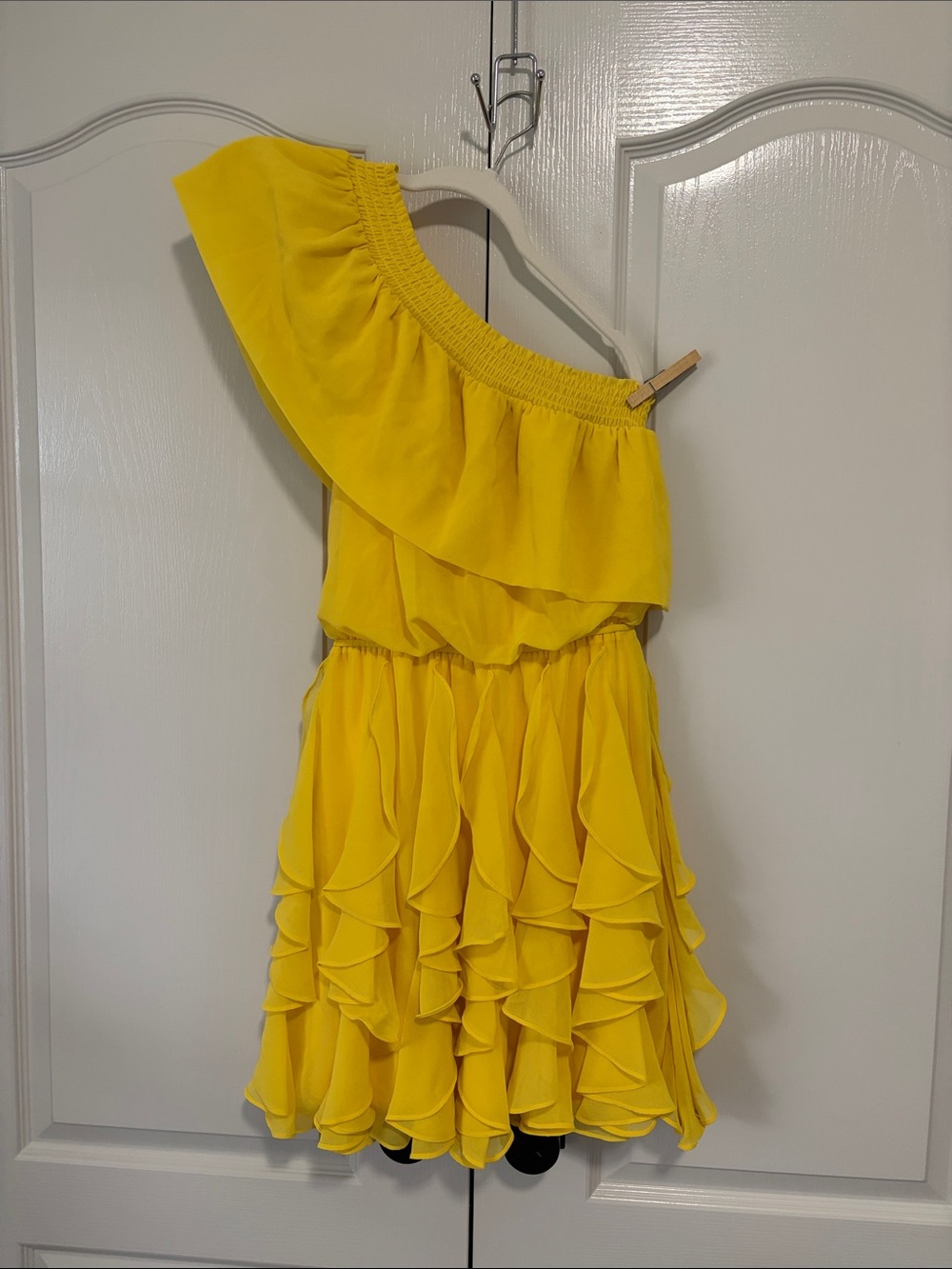 Jessica Simpson Yellow One-Shoulder Ruffle Dress